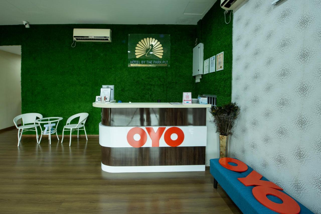 ג'והור בהרו Oyo 90231 Hotel By The Park Plt מראה חיצוני תמונה